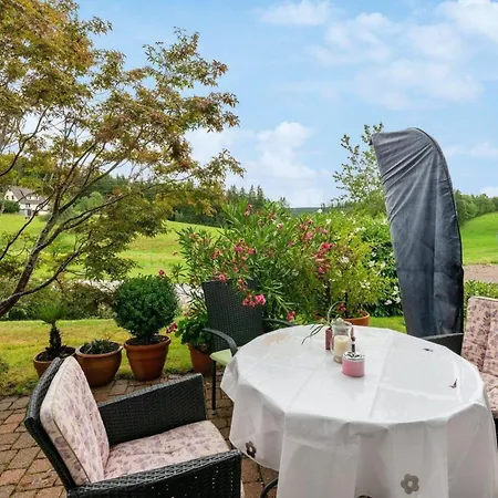 In Schwarzenbach Mit Terrasse, Garten Und Grill 티티제-노이슈타트